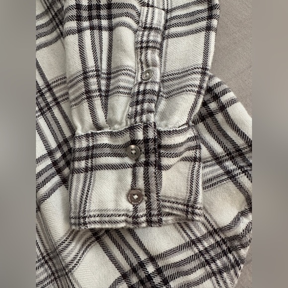 Women’s Calvin Klein Jeans Cozy Button Up Shirt size‎ Small - Picture 7 of 8